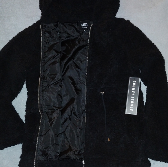 Sherpa Hooded Jacket in Black - Picture 8 of 9